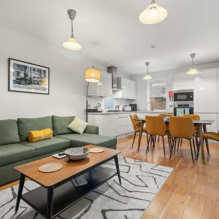 Brand New 2 Bedroom Fulham Apartment Near Tube Station Cozy